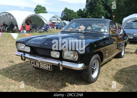 Une Ford Capri Mk1 de 1969 stationnée à l'exposition au 48e rassemblement historique de véhicules, Powderham, Devon, Angleterre, Royaume-Uni. Banque D'Images