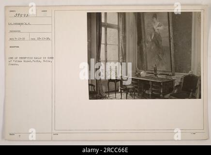 LT. Drucker S.C., un photographe, a capturé cette image le 13 décembre 1918, dans la salle de réception de la maison du prince Murat à Paris, en France. C'est le hall de réception numéro un dans la maison selon la description émise. La photo est étiquetée 111-SC-39592, avec C NOTEB 39372 201. Banque D'Images