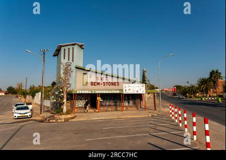 Scène de rue dans la ville d'Outjo, au nord de la Namibie Banque D'Images