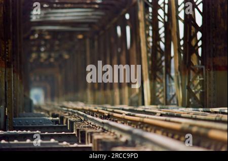 Une journée ensoleillée sur le pont de long bien Banque D'Images