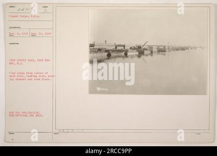 Vue de la base de ravitaillement de l'armée à Port Newark, NJ, prise le 31 octobre 1918. La photo a été prise à partir du coin du quai ouest, face à l'est, et montre le chenal et le front du quai. L'image est marquée comme n'étant pas destinée à la publication et destinée à un usage officiel uniquement. Banque D'Images