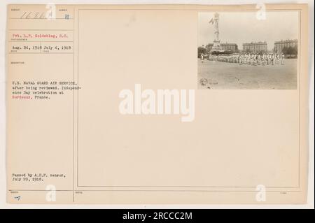 ÉTATS-UNIS Naval Guard Air Service Pvt. L.P. Goldshlag a pris une photo de la fête de l'indépendance à Bordeaux, en France, le 4 juillet 1918. La photographie a ensuite été examinée par le censeur américain le 29 juillet 1918. L'image capture les festivités et célébrations de la première Guerre mondiale à Bordeaux. Banque D'Images