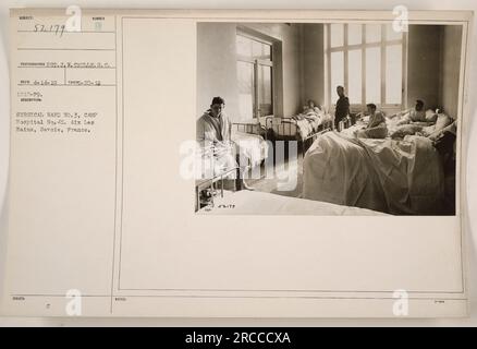 Image montrant l'intérieur du service chirurgical n° 3 de l'hôpital Camp n° 45 à Aix les bains, Savoie, France. Prise le 20 janvier 1919 par le photographe St. J. W. Crulle. La salle semble propre et bien entretenue, prête à soigner les soldats blessés. Notes de documentation numéro de référence 52179. Banque D'Images