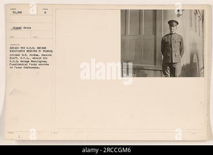 Colonel R.H. Jordan, état-major général, États-Unis, à bord de l'U.S.S. George Washington en route pour la France. Il fait partie du parti présidentiel en route vers la Conférence de paix. Cette photographie est une documentation de leur voyage pendant la première Guerre mondiale. Publication : SYMBOLE E. Notes : 63222. Banque D'Images