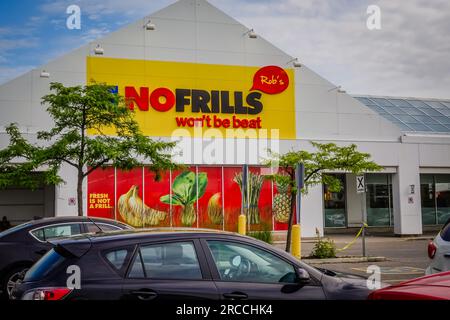 No Frills est une chaîne canadienne de supermarchés à prix réduit, propriété de Loblaw Companies Limited, une filiale de George Weston Limited. Banque D'Images