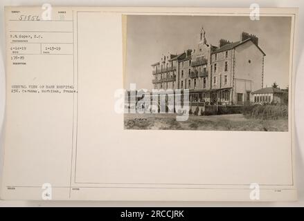 Hôpital de base 236 à Caranac, Morbihan, France. Cette photographie a été prise le 14 avril 1919 par W.W. Soper, S.C. L'hôpital a été capturé sous le numéro de sujet 51856 et reçu le 13 janvier 1919. L'image montre une vue générale de l'hôpital de base. Banque D'Images