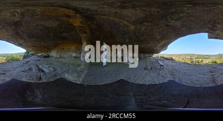 Vue panoramique à 360° de Cité troglodytique la Roque St-Christophe 6