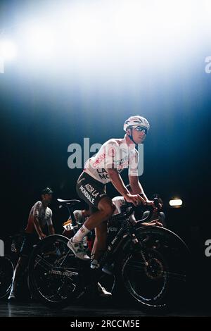 France. 13 juillet 2023. Photo Alex Whitehead/SWpix.com - 13/07/2023 - Cyclisme - Tour de France 2023 - étape 12 : Roanne à Belleville-en-Beaujolais (168.8km) - Benoît Cosnefroy d'AG2R Citroën crédit équipe : SWpix/Alamy Live News Banque D'Images