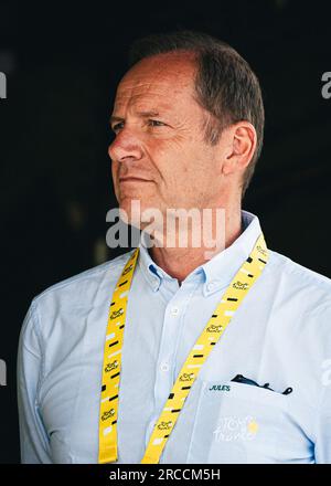 France. 13 juillet 2023. Photo Alex Whitehead/SWpix.com - 13/07/2023 - Cyclisme - Tour de France 2023 - étape 12 : Roanne à Belleville-en-Beaujolais (168.8km) - Directeur de course ASO TDF Christian Prudhomme. Crédit : SWpix/Alamy Live News Banque D'Images