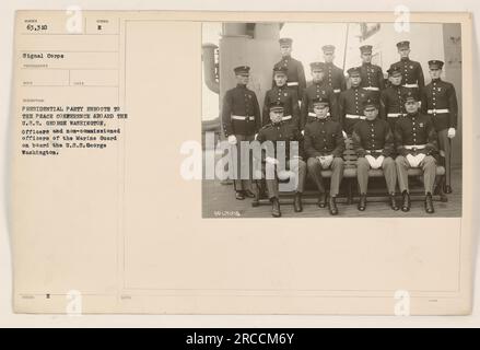 Parti présidentiel en route pour la conférence de paix à bord de l'U.S.S. George Washington. Officiers et sous-officiers de la Garde maritime à bord du navire, se préparant à leur service pendant le voyage. Banque D'Images