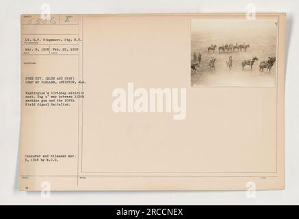 LT. H.P. KINGSMORE du signal Reserve corps a capturé une photographie lors de la rencontre athlétique d'anniversaire de Washington au camp McClellan, Anniston, Alabama le 22 février 1918. L'image montre une guerre de remorquage entre la 112e unité de mitrailleuses et le 104e bataillon de transmissions de terrain de la 29e division (bleu et gris). La photographie a été censurée et publiée le 9 mars 1918 par W.C.D. Banque D'Images