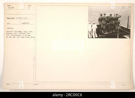 Général Pershing, brigadier. Le général Connor, le colonel Marshall, et le colonel Queckemeyer arrivent au quai n ° 4, New York City, New York pour leur retour des activités militaires pendant la première Guerre mondiale. Banque D'Images