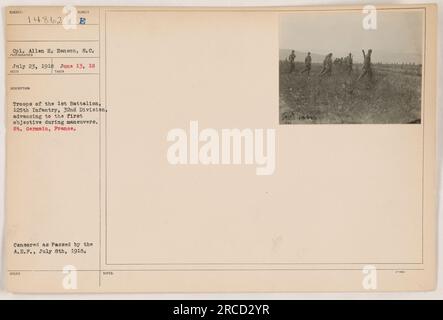 Les troupes du 1e bataillon, 125e d'infanterie, 32e division, peuvent être vues avancer vers le premier objectif lors des manœuvres à St. Germain, France. Cette photographie a été prise le 13 juin 1918 par le photographe Sunger E. l'image a été censurée et approuvée par l'A.E.F. le 8 juillet 1918. Sur la photo, le caporal Allen H. Hanson est photographié. Banque D'Images