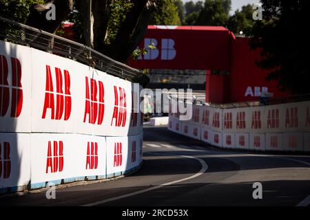 Rome, Italie. 14 juillet 2023. Signalisation ABB en piste lors de l'ePrix Hankook Rome 2023, 10e réunion du Championnat du monde ABB FIA Formula E 2022-23, sur le circuit Cittadino dell'EUR du 14 au 16 juillet 2023 à Rome, Italie - photo Julien Delfosse/DPPI crédit : DPPI Media/Alamy Live News Banque D'Images