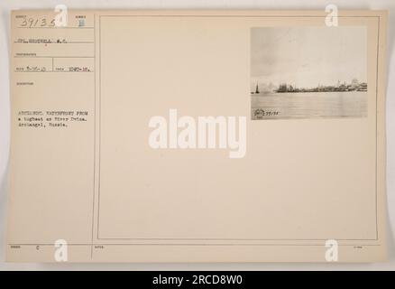 Le caporal Shotwell S.C. a photographié le front de mer de l'Archange depuis un remorqueur sur la rivière Dwina en Russie. La photographie a été prise le 7 janvier 1918. Banque D'Images