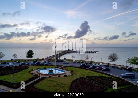 Fairhope, Alabama Municipal Pier au coucher du soleil Banque D'Images