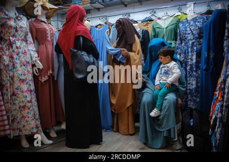 Femmes dans les rues de Sousse, Tunisie Banque D'Images