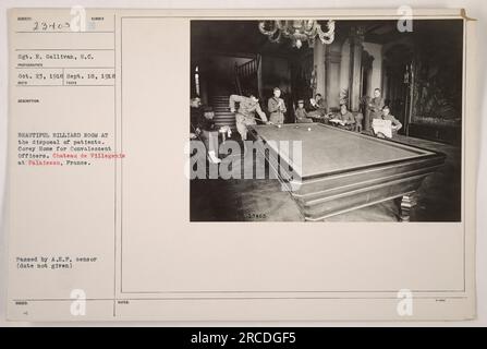 Intérieur de la salle de billard à Corey Maison pour officiers de convalescence, situé dans Château de Villegenis, Palaiseau, France. La chambre est joliment meublée et disponible pour une utilisation par les patients. Photographie prise le 18 septembre 1918 par le sergent R. Gallivan et provenant du photographe SUMBER.' Banque D'Images