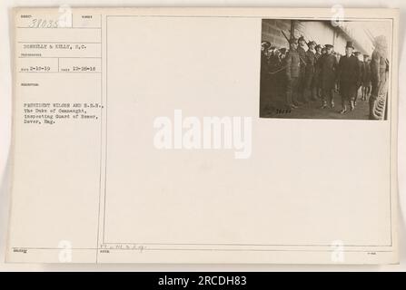 Le président Wilson et S.A.R. le duc de Connaught inspectent la garde d'honneur à Douvres, en Angleterre. Photographie prise par Donnelly & Kelly, S.C. le 26 décembre 1918. Légende tirée de la collection de photographies 111-SC-38035. Banque D'Images