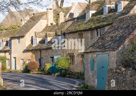 Village de Snowshill avec les collines Cotswold, Worcestershire, Angleterre, Royaume-Uni Banque D'Images