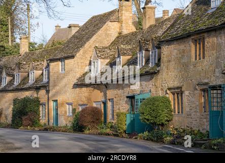 Village de Snowshill avec les collines Cotswold, Worcestershire, Angleterre, Royaume-Uni Banque D'Images