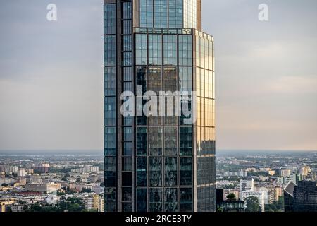 Tour Varso à Varsovie , le plus haut bâtiment de Pologne et d'Europe Banque D'Images