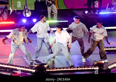 New York, États-Unis. 14 juillet 2023. Jung Kook de BTS joue dans l'émission Good Morning America au Rumsey Field Central Park à New York, NY le 14 juillet 2023. (Photo par Efren Landaos/Sipa USA) crédit : SIPA USA/Alamy Live News Banque D'Images