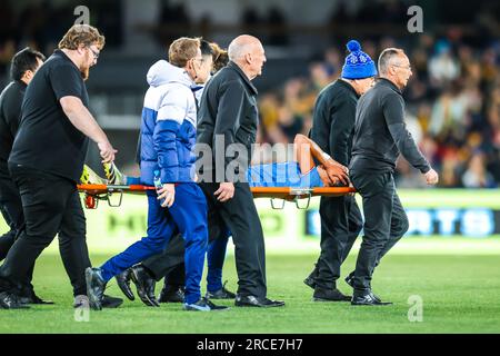 Melbourne, Victoria, Australie. 14 juillet 2023. MELBOURNE, AUSTRALIE - JUILLET 14 : Selma Bacha, de France, est blessée après une attaque avec Hayley Raso, d'Australie, alors que l'Australie affronte la France dans une coupe du monde 2023 Envoyez un match amical le 14 juillet 2023 (image de crédit : © Chris Putnam/ZUMA Press Wire) POUR USAGE ÉDITORIAL SEULEMENT! Non destiné à UN USAGE commercial ! Banque D'Images