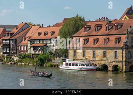 Maisons, gondolier, bateau, bateau d'excursion, rivière Regnitz, Petite Venise, Bamberg, Oberfranken, Bavière, Allemagne Banque D'Images