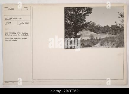 Camp Devens à Ayer, Massachusetts était un camp d'infanterie pour le R.O.T.C. Cette photographie, prise par le sergent JEE Hitz le 2 août 1920, montre une vue de la maison de l'hôtesse vers l'ouest. Le camp a fourni de l'entraînement et de l'hébergement aux soldats pendant la première Guerre mondiale. » Banque D'Images