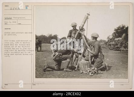 Légende : « Canon antiaérien allemand capturé et réparé par les forces américaines pendant la première Guerre mondiale le 9 novembre 1919. Cette mitrailleuse a été laissée par les Allemands quand ils se sont retirés du saillant de St.Mihiel et a été restaurée par les mécaniciens américains de réparation de munitions. Il est maintenant utilisé contre les menaces aériennes allemandes." Banque D'Images