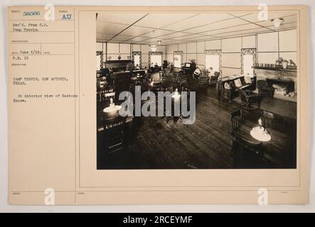 Une vue intérieure de la maison d'hôtesse à Camp Travis, San Antonio, Texas. La photographie a été prise le 5 juin 1918 et reçue du commandant du Camp Travis. La maison d'hôtesse a fourni un endroit pour les soldats de se détendre et socialiser pendant leur temps libre. Banque D'Images