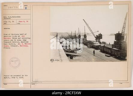 Vue des docks américains du vieux Bassens à Bordeaux, France. Les navires et les grues de déchargement sont visibles. Cette photographie a été prise le 8 juin 1918 par le caporal F.G. Carno. Il appartient à la collection de photographies des activités militaires américaines pendant la première Guerre mondiale. L'image a été censurée et approuvée par l'A.E.7. Banque D'Images