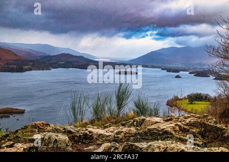 Belle vue des images des montagnes et du lac dans Lake District Banque D'Images