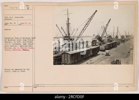 Vue plongeante des quais américains à Bassens à Bordeaux, France. En vedette sont les navires de transport de l'armée S.S. Itaska et El Occidente, exploités par la base américaine No 2. La photographie a été prise le 8 juin 1918 et publiée après censure par l'A.E.F. le 2 juillet 1918. Banque D'Images