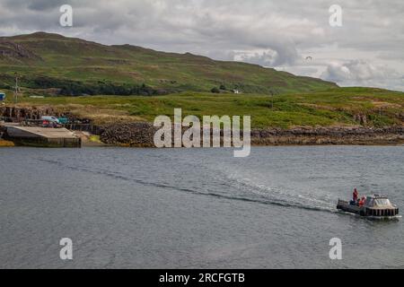 Le ferry pour l'île d'Ulva de Mull, en Écosse Banque D'Images