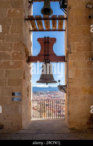 Esquilon para Entierros et El Becerro Bells au clocher de la cathédrale de Ségovie - Ségovie, Espagne Banque D'Images