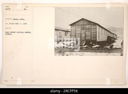 Soldats soignés au Centre hospitalier beau Desert en France pendant la première Guerre mondiale. La photographie a été prise en 1918 et faisait partie d'une collection reçue par le signal corps le 3 mars 1921. Le centre hospitalier a été désigné sous le numéro 64076, et des notes supplémentaires ont été enregistrées de 1 à 400. Banque D'Images