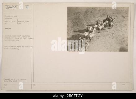 Sections de canons en position pendant la Central Officers Training School for F.A. au camp Taylor à Louisville, Kentucky. La photographie a été prise le 26 novembre 1916 et reçue le 21 décembre 1918. Il montre une vue d'élévation et a été approuvé par le censeur du M.I.D. le 24 décembre 1918. Notes émises avec la photographie. Banque D'Images