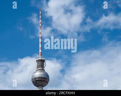 Tour de télévision dans le centre de Berlin. Tour Alexanderplatz Berlin. Banque D'Images