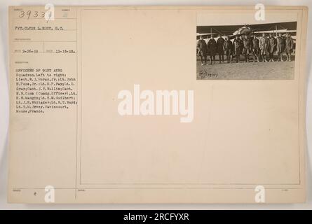 Image montrant les officiers du 91e escadron Aero à Vavincourt, Meuse, France pendant la première Guerre mondiale. Les individus sur la photo, de gauche à droite, sont le Lieutenant W. J. Moran, Jr., le Lieutenant John B. Pope, Jr., le Lieutenant S.P. Fay, lieutenant D. Gray, capitaine J. E. Wallis, capitaine E.R. Cook (commandant), Lieutenant H. N. Mangin, Lieutenant H. M. Guilbert, Lieutenant J.H. Whitaker, le lieutenant R. T. Boyd et le lieutenant T.M. Jevey. La photographie a été prise le 13 novembre 1918 et reçue le 26 février 1919 par le Soldat Clyde L. Eddy, S.C. photographe. Banque D'Images