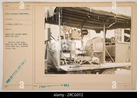 Ceci est une photographie d'un camion de réparation d'artillerie, plus précisément le modèle de 1918. Il a été construit par la four Wheel Drive Auto Co. Dans le Wisconsin. L'image montre le côté gauche du chariot. Il a été pris le 6 septembre 1918, et son utilisation officielle est uniquement destinée au département de l'ordonnance. Banque D'Images