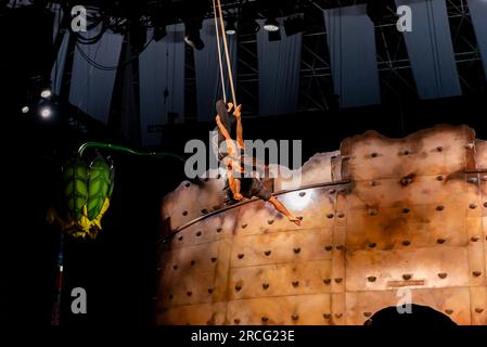 Donostia, Espagne. 14 juin 2023. Plusieurs artistes effectuent une répétition sans caractérisation quelques jours avant la première du spectacle. Crédit : Xan Gasalla / Alamy Live News. Banque D'Images