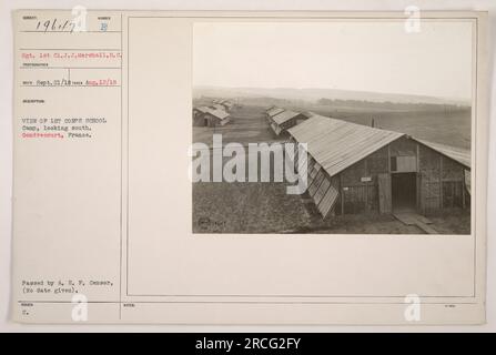 Sergent 1st Cl. J.J. Marshall est photographié à l'école du 1e corps à Gondrecourt, en France. L'image capture une vue orientée vers le sud. La photographie a été prise le 12 août 1918 et reçue le 21 septembre 1918. Il a été adopté par l'A.E.F. Censeur, et aucune date pour l'examen du censeur n'est fournie. Banque D'Images