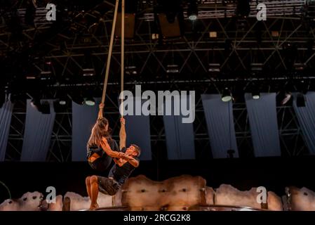 Donostia, Espagne. 14 juin 2023. Plusieurs artistes effectuent une répétition sans caractérisation quelques jours avant la première du spectacle. Crédit : Xan Gasalla / Alamy Live News. Banque D'Images