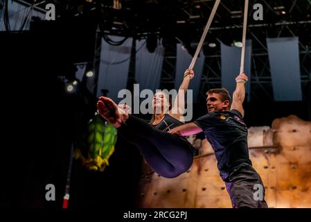 Donostia, Espagne. 14 juin 2023. Plusieurs artistes effectuent une répétition sans caractérisation quelques jours avant la première du spectacle. Crédit : Xan Gasalla / Alamy Live News. Banque D'Images