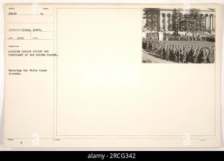 Symbole Légion étrangère en visite au président des États-Unis à la Maison Blanche. Ils sont montrés entrant dans le parc de la Maison Blanche. Cette photographie a été prise par le signal corps en 1918 et fait partie de la collection reçue cette année-là. Banque D'Images