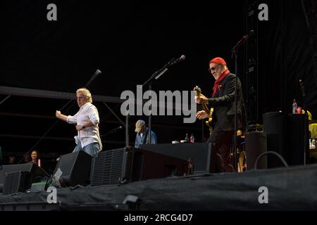 Derby, Royaume-Uni, le 14 juillet 2023, le groupe de rock The Who, Roger Daltrey et Pete Townsend se produisant lors de leur tournée The Who hits back, UK Credit : Paul Smith / Alamy Live News Banque D'Images