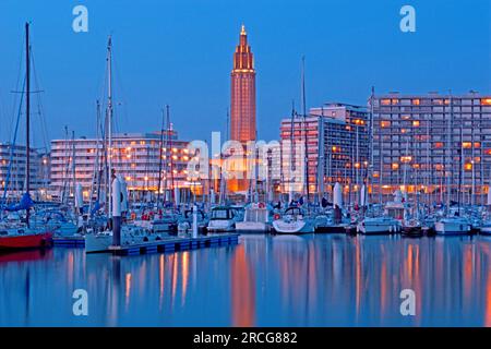 Yachts dans le port, le Havre, Normandie, France Banque D'Images