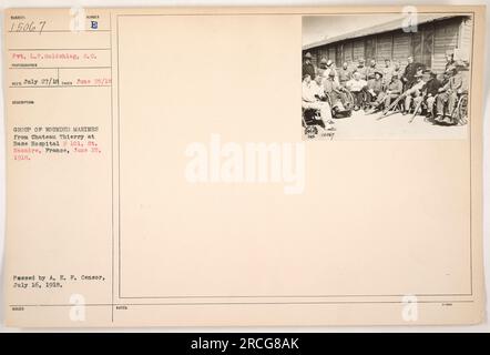 Un groupe de Marines blessés de Château Thierry à l'hôpital de base #101 à St. Nazaire, France. La photo a été prise le 25 juin 1918 par le VP L.P. Goldshlag du signal corps. Il a été approuvé par le censeur de l'A.E.F. le 16 juillet 1918. Les notes émises identifient l'image comme étant 15067 litres vive. Banque D'Images